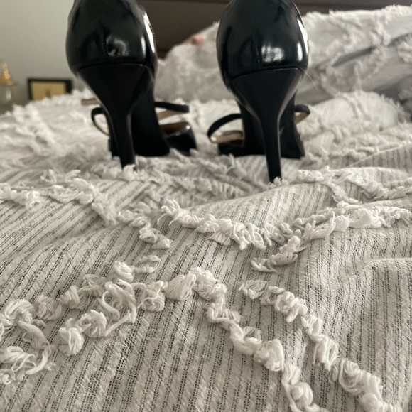 Gucci Heels - Picture 2 of 3